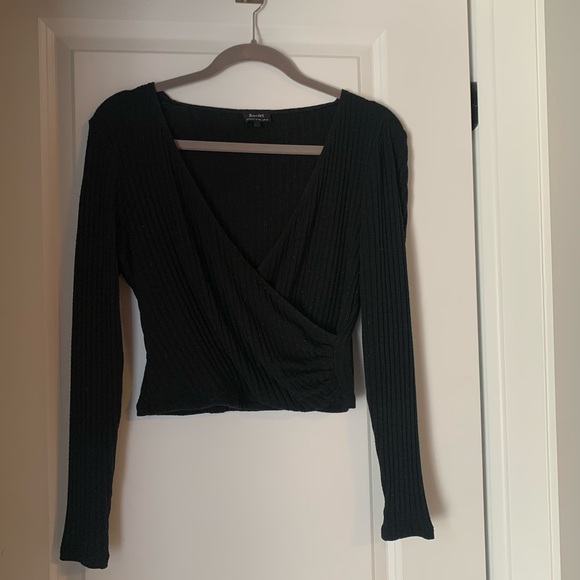 Black long sleeve crop top - Picture 1 of 4
